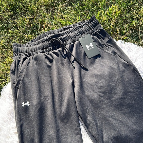 Under Armour Heat Gear Armour Women’s Joggers Black Size Small New with tag! - Picture 9 of 16